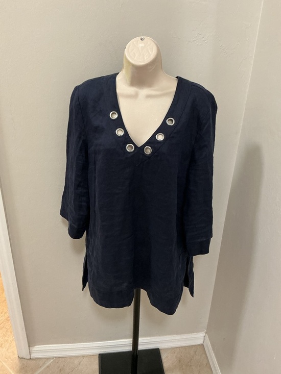 Neiman Marcus Tops - Neiman Marcus linen Navy V-Neck Grommet Tunic Top - Women size large